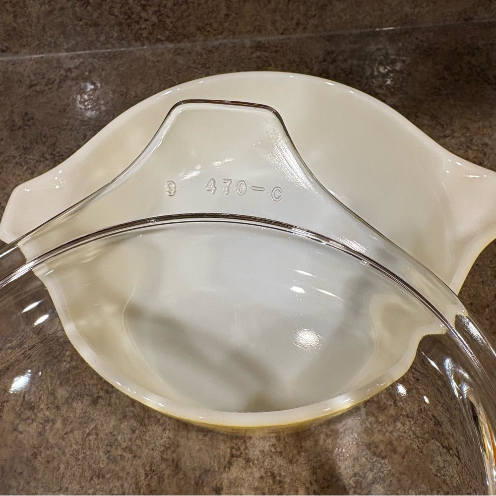 Pyrex Vintage Town and Country 1 1/2 Pint Pyrex Casserole with Lid 472 - Picture 6 of 8